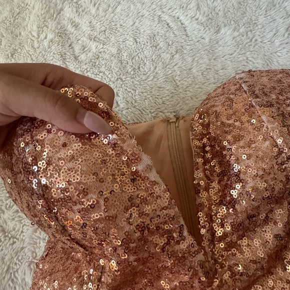 TOBI rose gold plunge dress - Picture 2 of 3